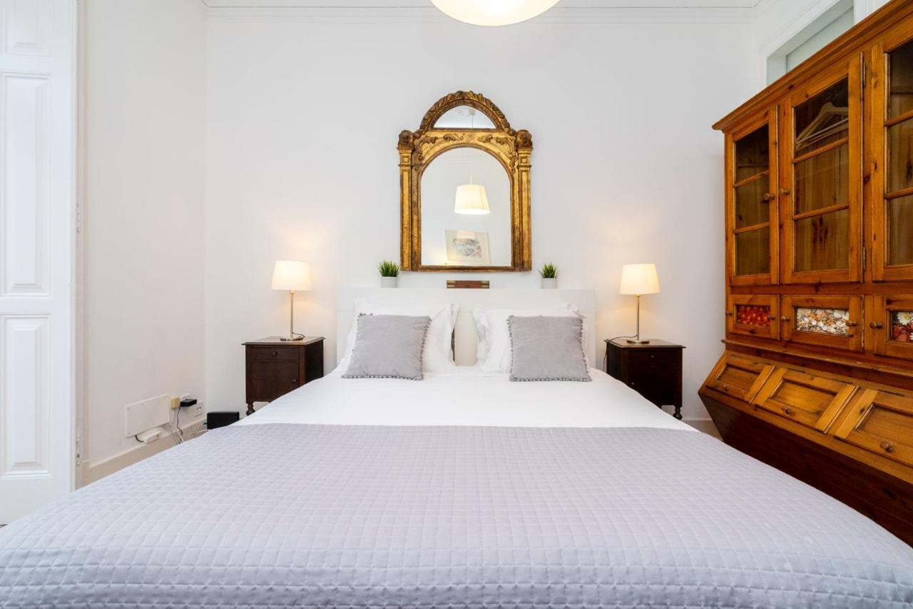 4 Bedroom Apartment On The City Center Lisbon Exterior photo
